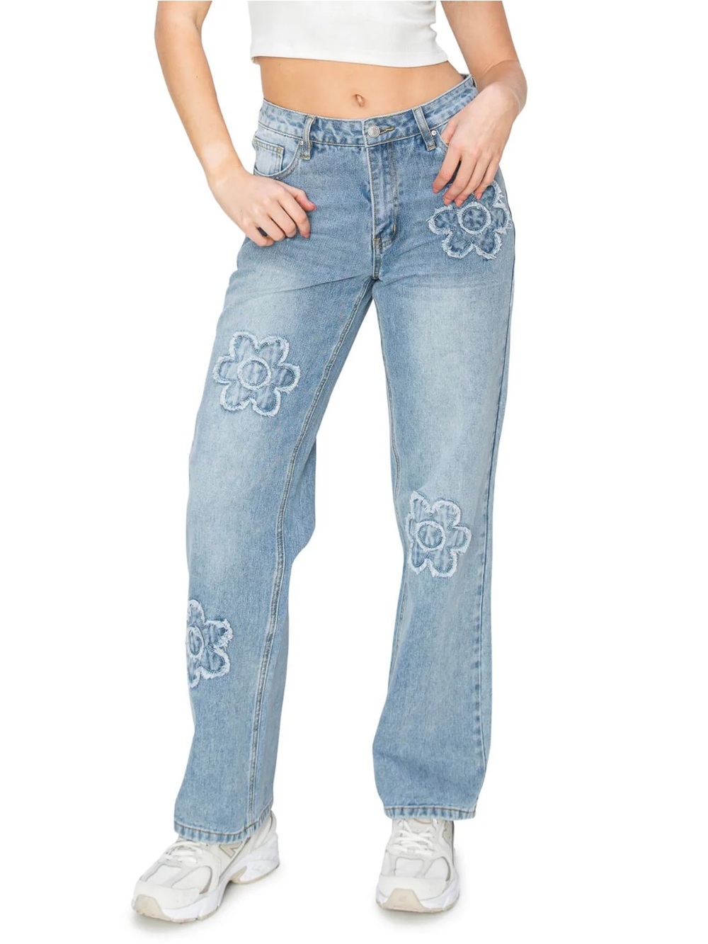 Cali 1850 Ladies Jeans w/ Flower Patches Size 7 Wide Straight Leg Light Wash